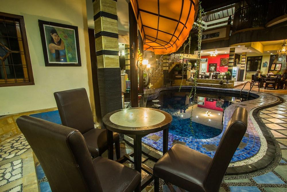 Sri Ratu Hotel Legian Zewnętrze zdjęcie