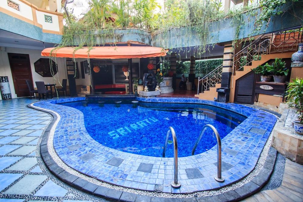 Sri Ratu Hotel Legian Zewnętrze zdjęcie
