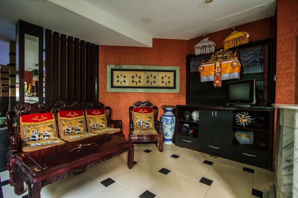 Sri Ratu Hotel Legian Zewnętrze zdjęcie
