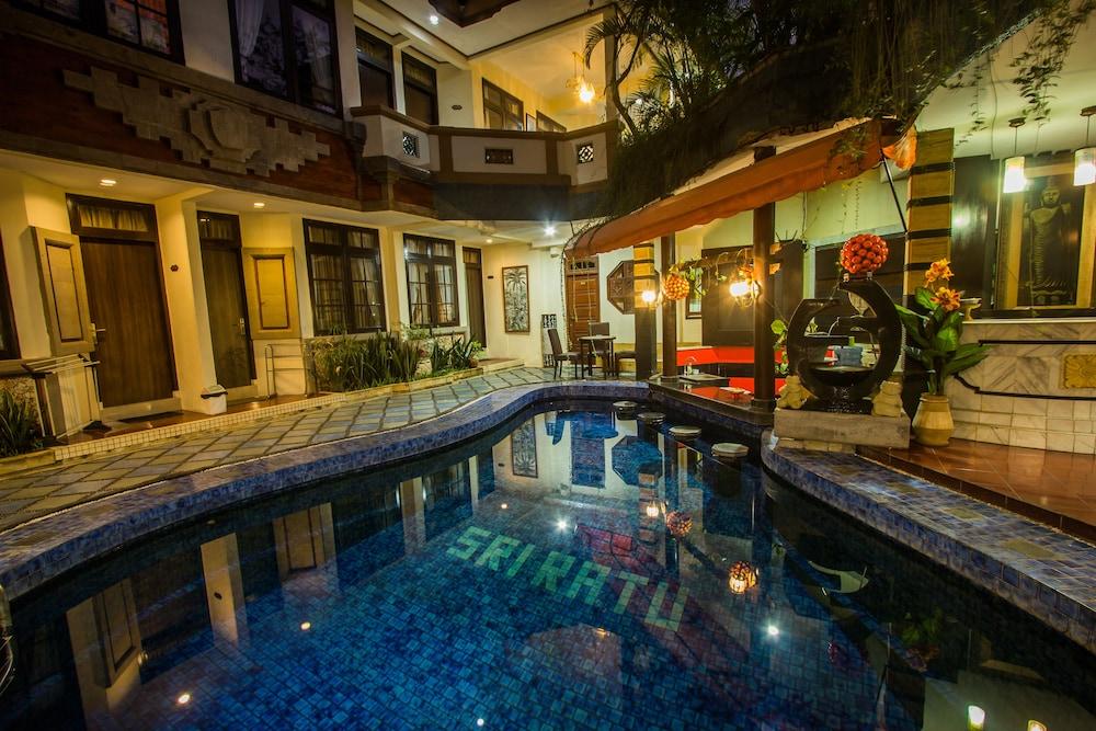 Sri Ratu Hotel Legian Zewnętrze zdjęcie