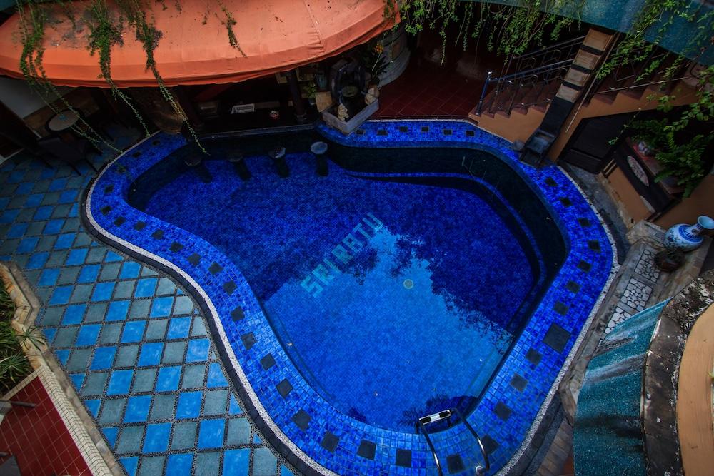 Sri Ratu Hotel Legian Zewnętrze zdjęcie