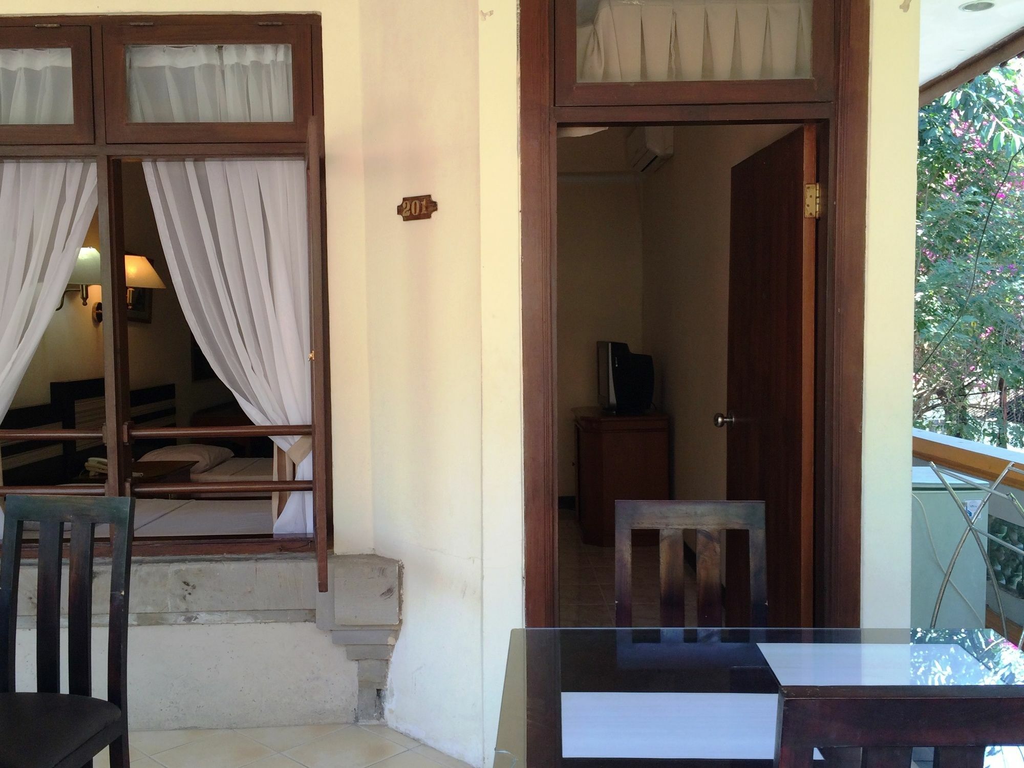Sri Ratu Hotel Legian Zewnętrze zdjęcie