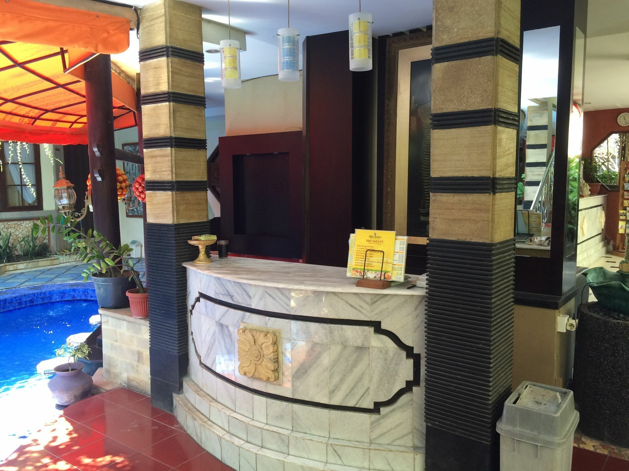 Sri Ratu Hotel Legian Zewnętrze zdjęcie